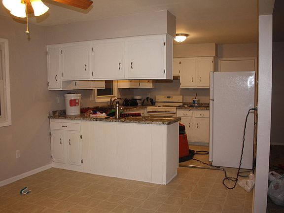 5th image of 777 Sheridan Dr