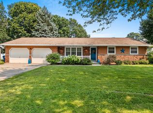 2379 Golden Meadow Dr, Green Bay, WI 54311