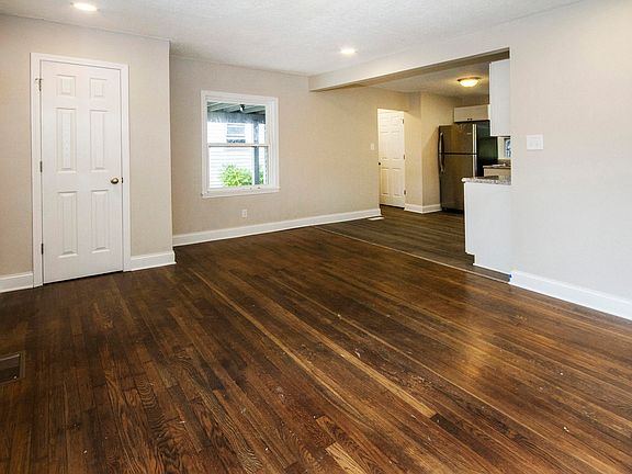 3rd image of 2339 Peachtree St