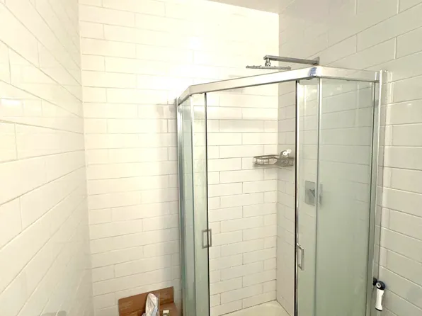 365 Tompkins Avenue image 12 of 14