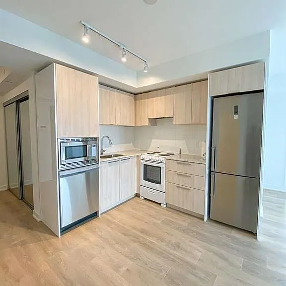 501 Yonge St #3209 — Photo 1