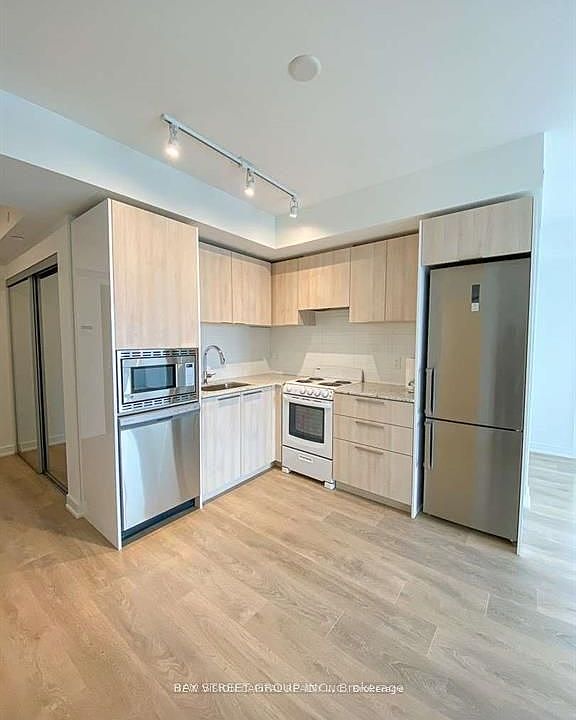 1st image of 501 Yonge St #3209