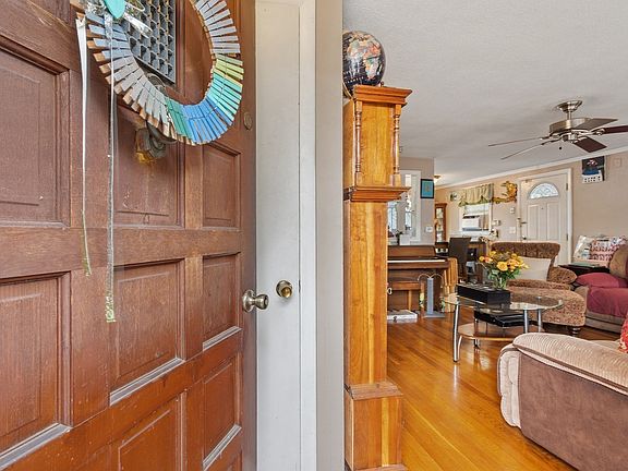 4th image of 53 Cook St