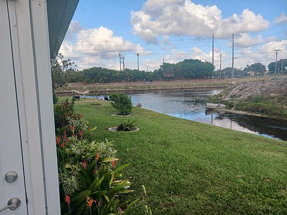 2nd image of 1590 SW 14th Avenue