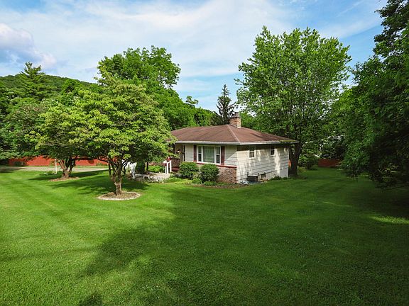 2nd image of 206 Leonard Dr