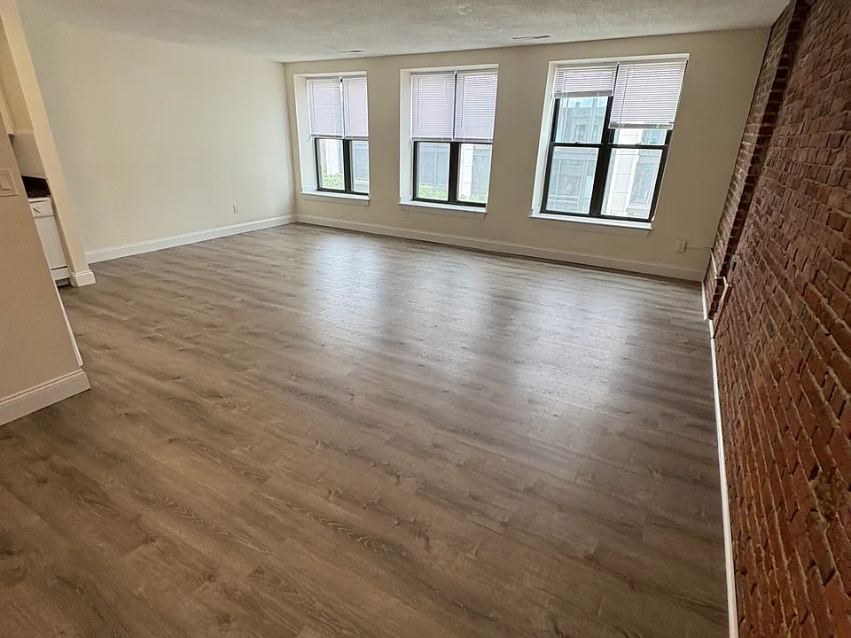 1088 Boylston St #5