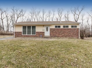 8823 Iroquois Dr, Saint Louis, MO 63132