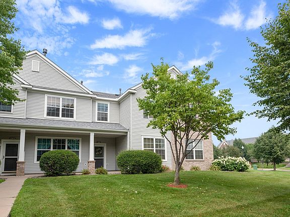 3rd image of 11301 Chisholm Cir NE Unit E