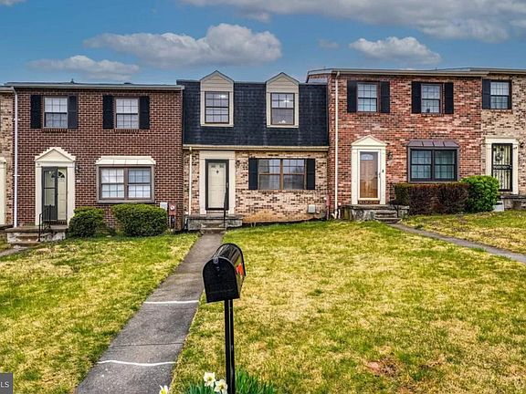 2nd image of 12 Badger Gate Ct