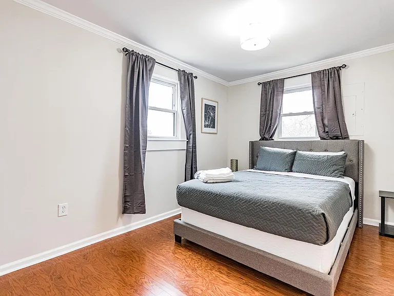 110 Jordan Ln — Photo 10