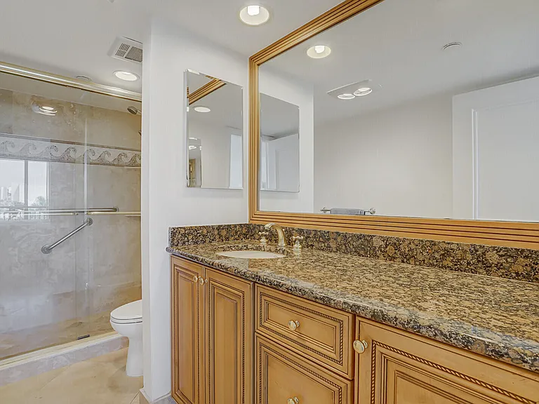 2727 N Ocean Blvd #2020 — Photo 15
