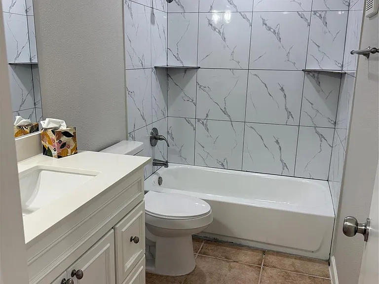 9797 Leawood Blvd #804 — Photo 9