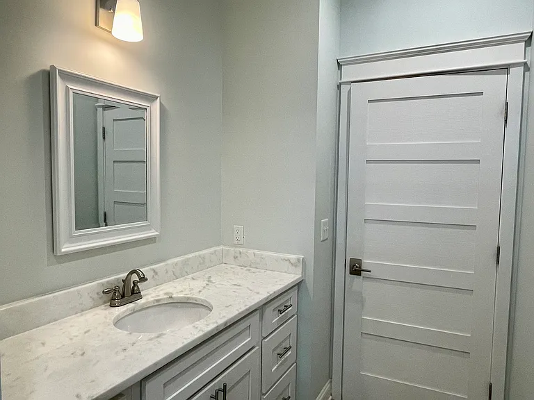 1011 Selma St — Photo 15