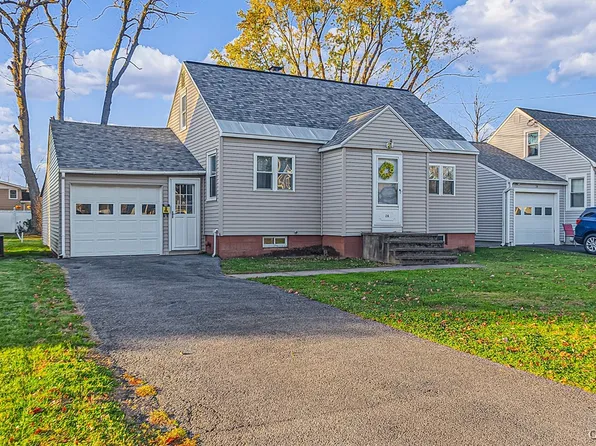 26 Burr Ave, New York Mills, NY 13417