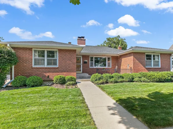 21 Michigan Ave, Dundee, IL 60118