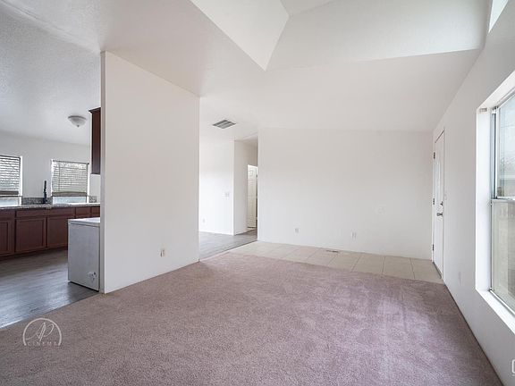 5th image of 124 Roosevelt Pl