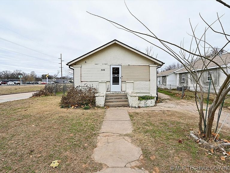 Listing photo 2