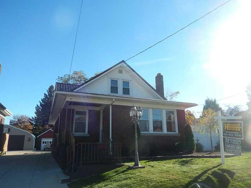 1st image of 615 E 32nd St