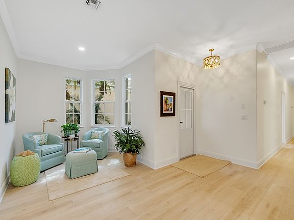 4th image of 1410 Saint Catherines Cir