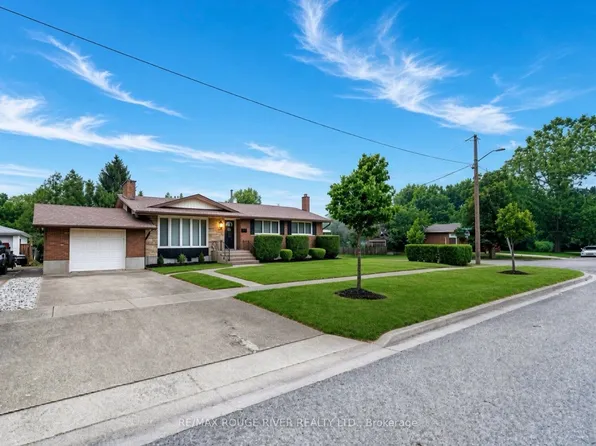 25 Clearview Hts, Saint Catharines, ON L2T 2W2