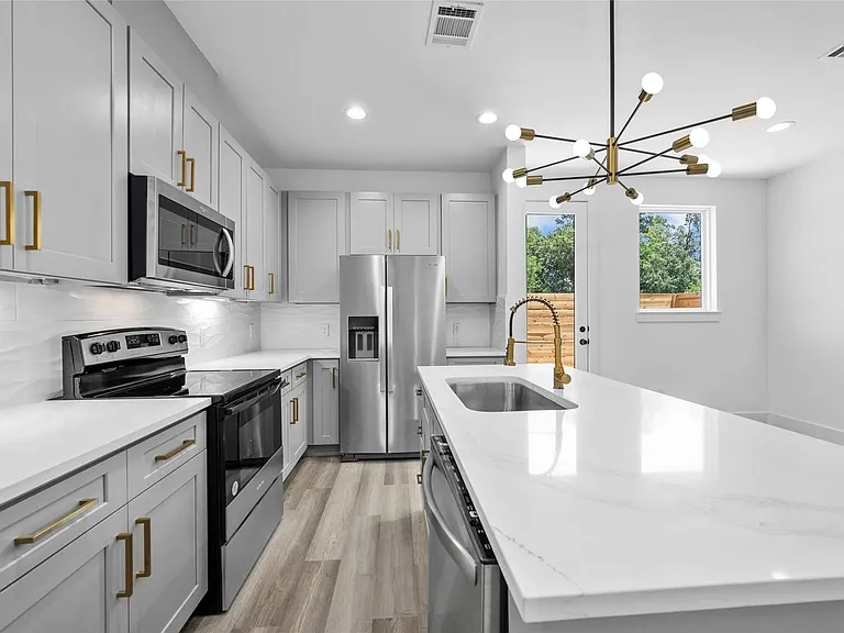 4610 Crown Grove Ln — Photo 10