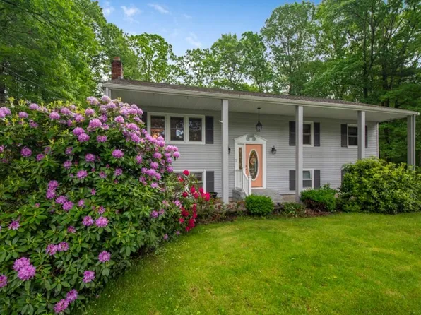 12 Billings Rd, Foxboro, MA 02035
