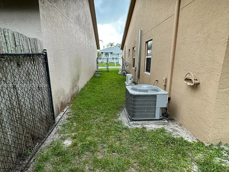 1010 Salmon Isle — Photo 14