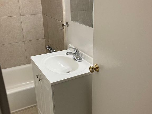 5th image of 143 La Cuesta Dr APT 2