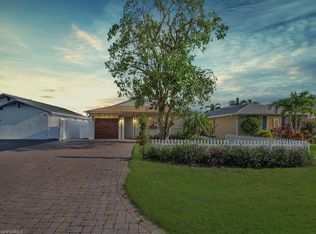 637 103rd Ave N, Naples, FL 34108