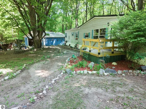 13517 Viaduct Rd, Copemish, MI 49625