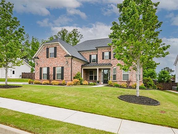 2nd image of 146 Sierra Cir