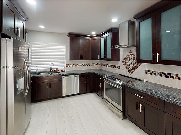 Huge, beautifully updated kitchen