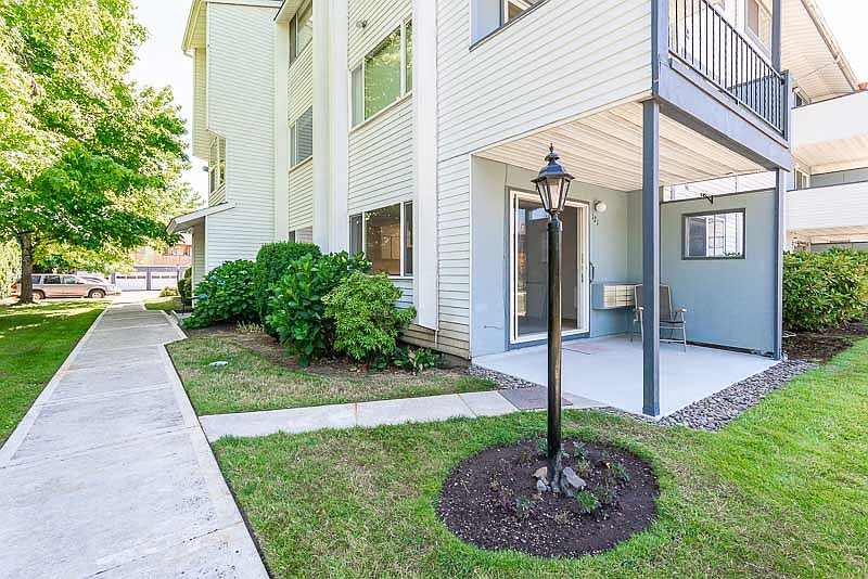 Private ground level patio