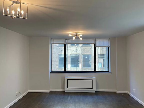 3rd image of 30 W 61st St APT 7