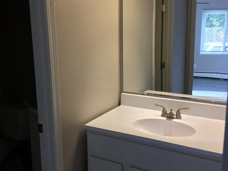 Stoney Creek Apartments — Photo 39