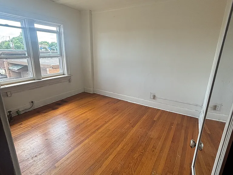 5823 W Appleton Ave #6 — Photo 8
