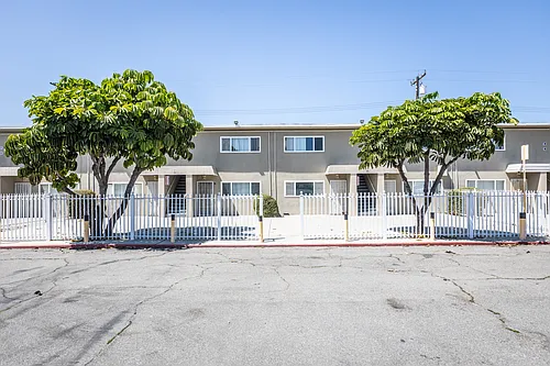 15741 Blaine Ave Photo 1