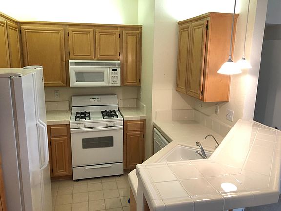 3rd image of 1094 Esparanza Way