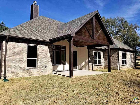 5th image of 107 Carmel Dr