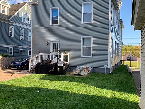 3rd image of 1865 Chapel St #2