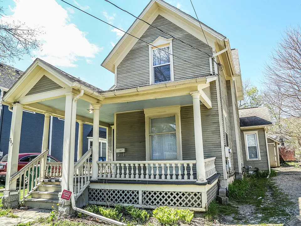 707 N Walnut St