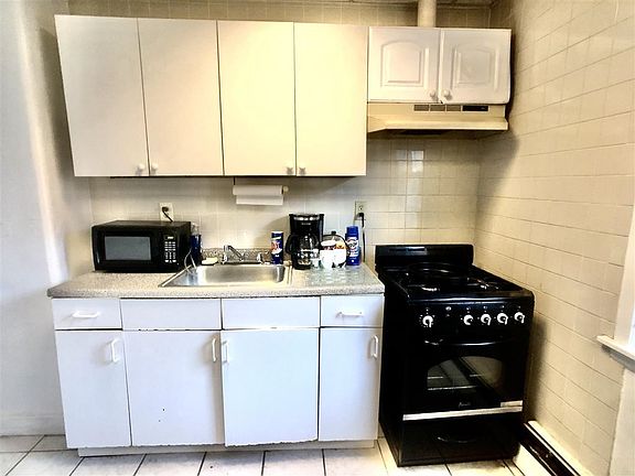 4th image of 16 Beacon Ave Floor 2