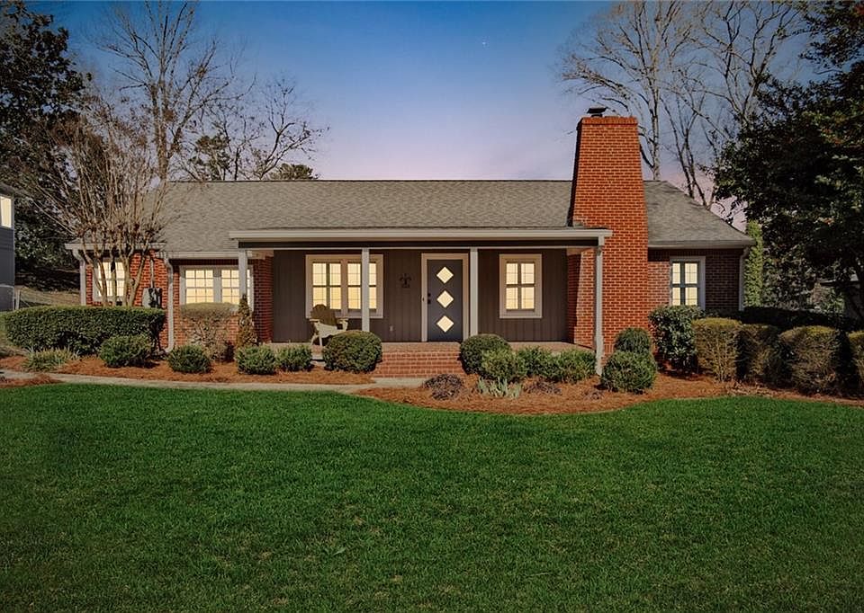 1st image of 1034 Citadel Dr NE