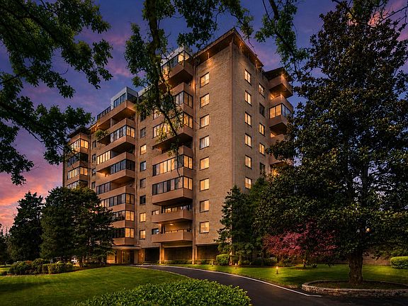 5th image of 105 Leake Ave APT 23