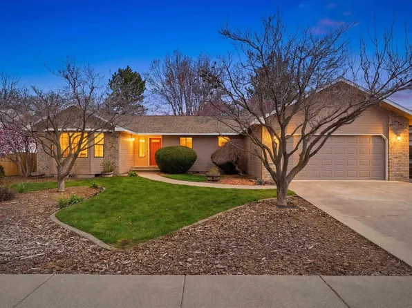 628 Meadows Dr E, Richland, WA 99352