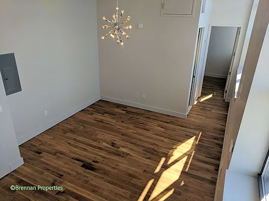 Rented by Manhattan Management LLC | media 19