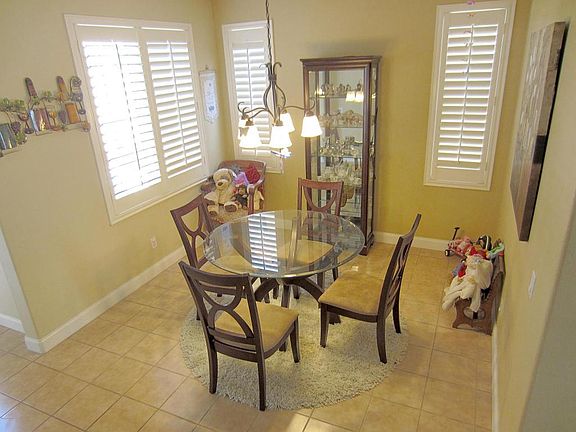 4th image of 880 Coronado Cir