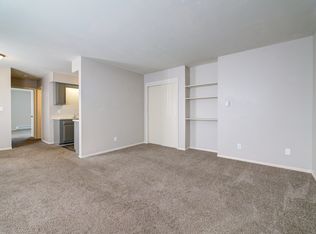 305 Maple Ave APT 6, Waukesha, WI 53186