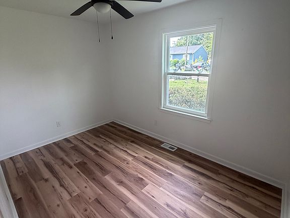 4th image of 1117 Pine Ave