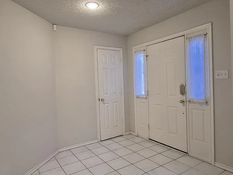 5704 York Ave — Photo 5